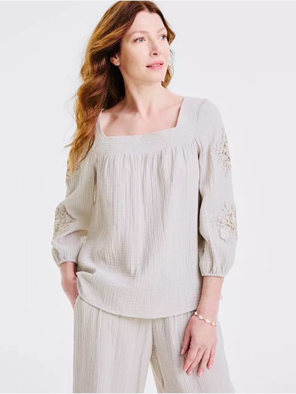 JM Collection
Women's Cotton Gauze Floral-Appliqué Top 
BRIGHT WHITE